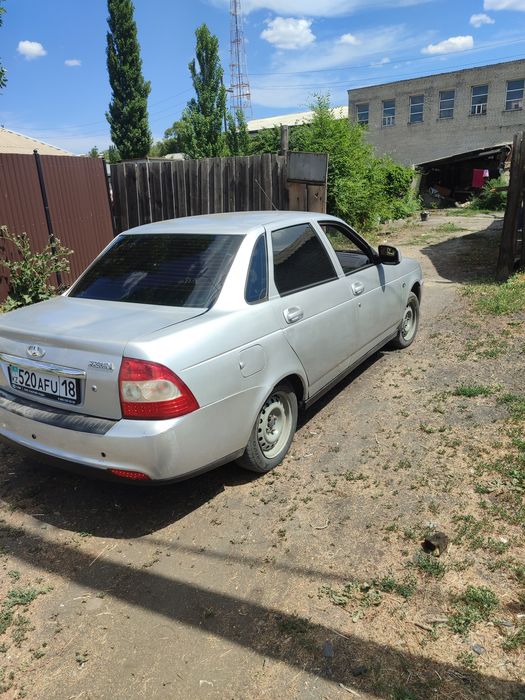 Продам машину ,приора состояние хорошее