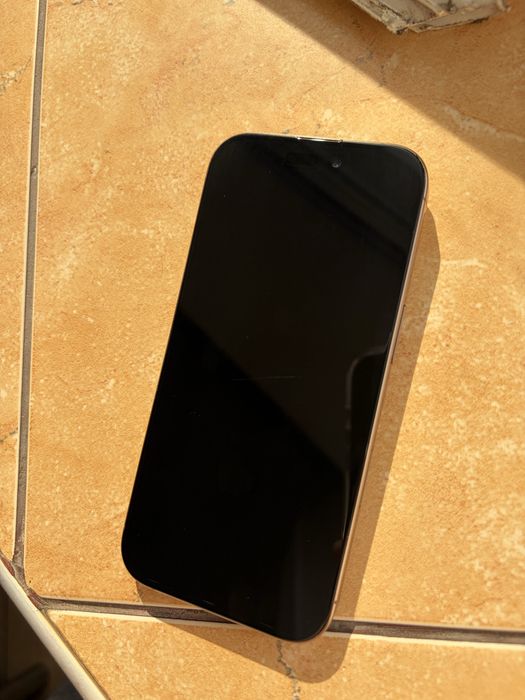 Iphone 16 pro gold