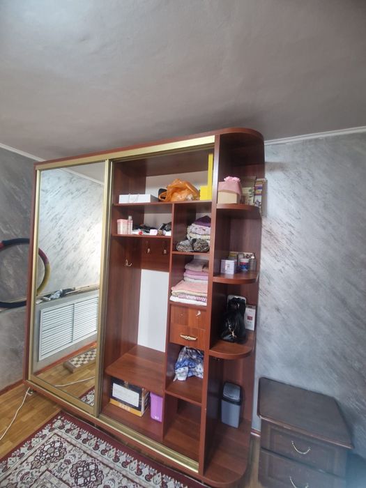 Продам шкаф в прихожую