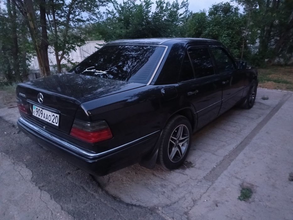 Продам Мерседес w124 3.0