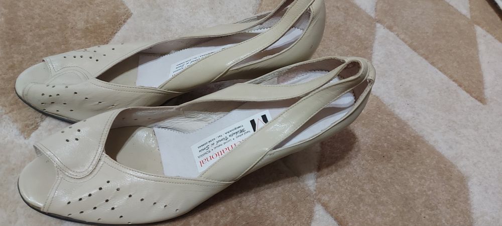 Geanta rosie piele NOUA, Cizme si pantofi de piele, mar 41