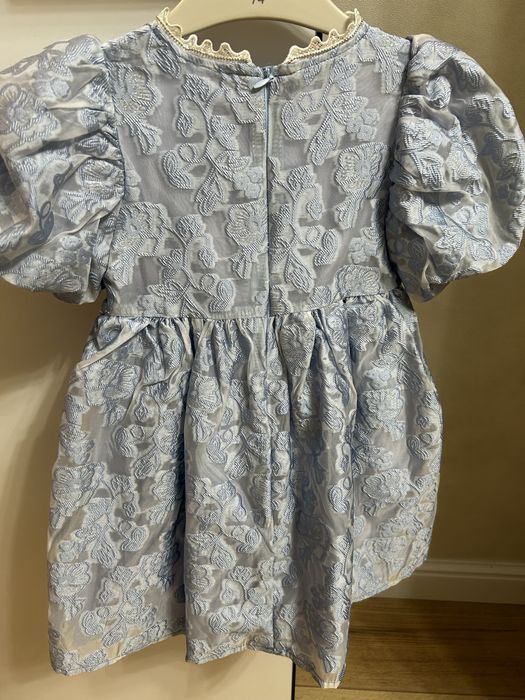 Продам детские  платья