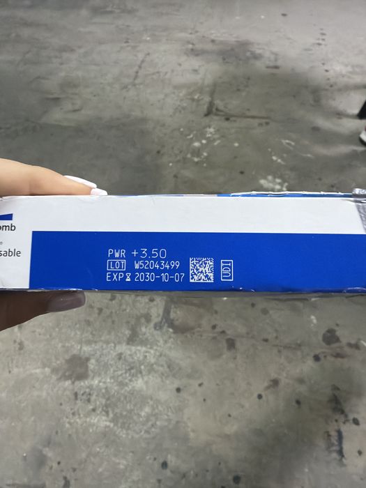 еднодневни хидрогелни контактни лещи Bausch + Lomb SofLens daily disposable (опаковка от 90 меки контактни лещи)