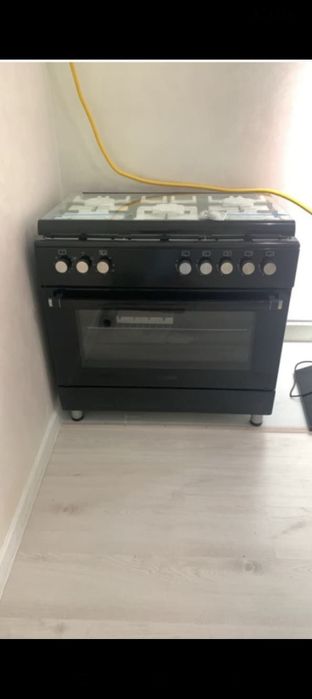 Новая газовая плита не пользовались цена 250.000 тг покупали за 300.00