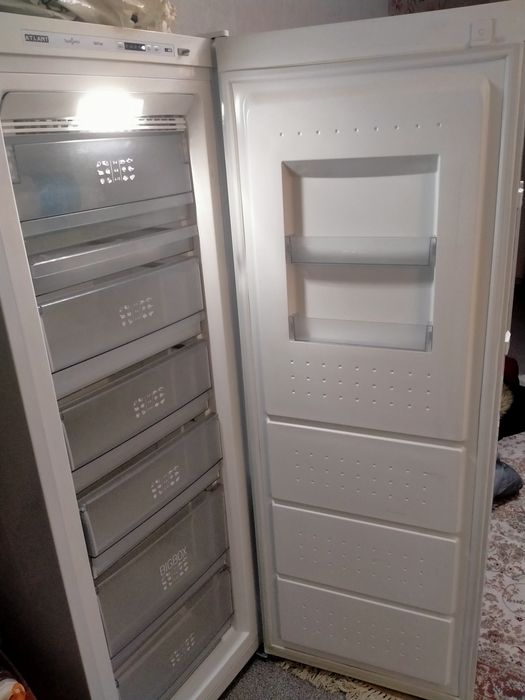 Продам Атлант морозильный шкаф