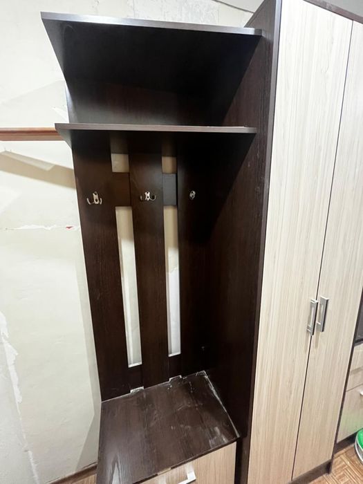 Продам прихожую  хорошую