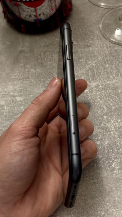 Vand iPhone 11 64gb