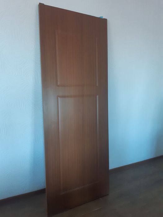 Продам межкомнатные двери 10 000