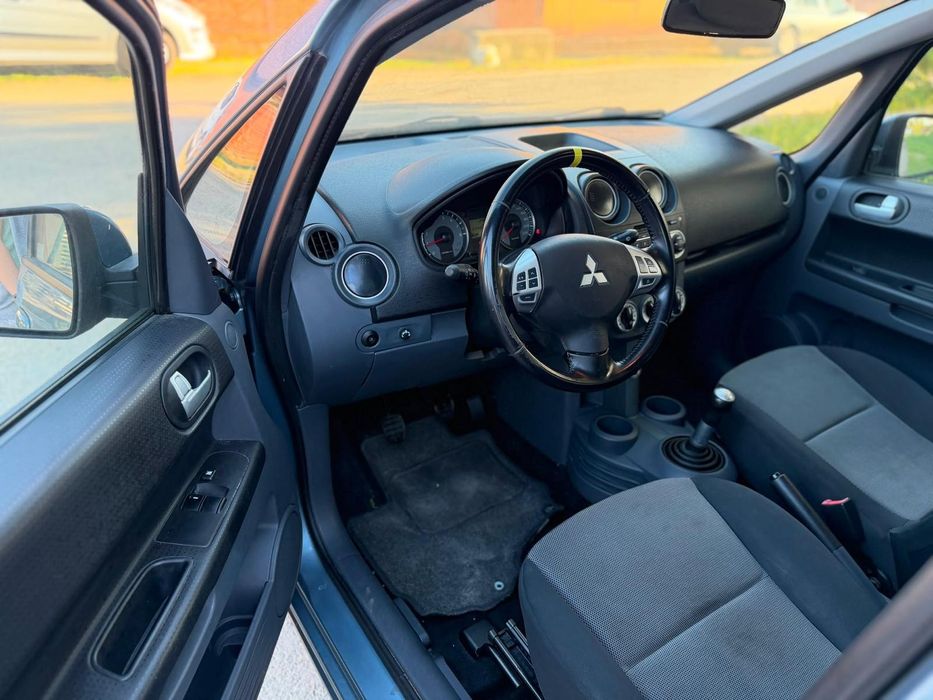 Mitsubishi Colt 1.3 benzină