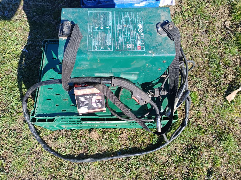 Aparat de sudura cu flux fără gaz.