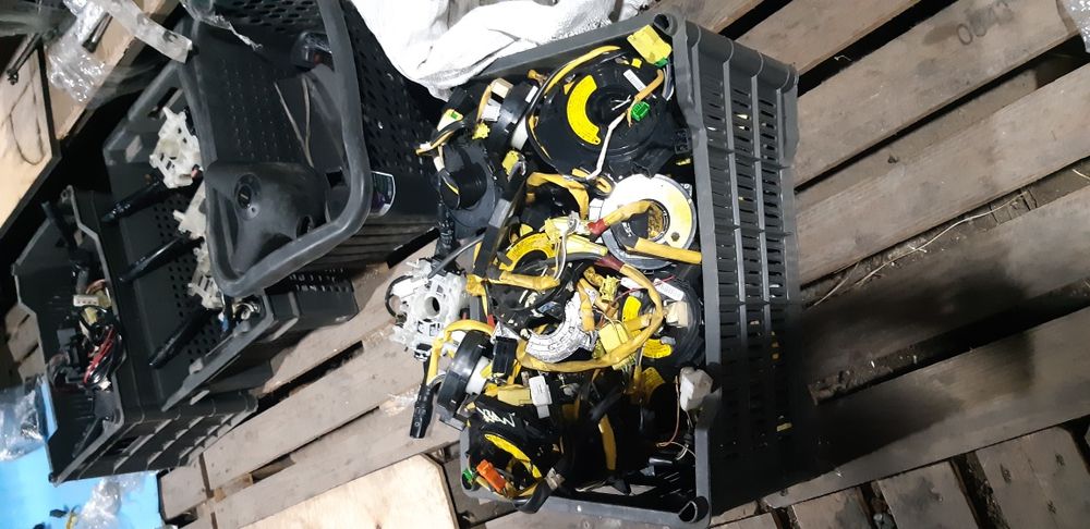 Компьютер и шлейф руля на Субару