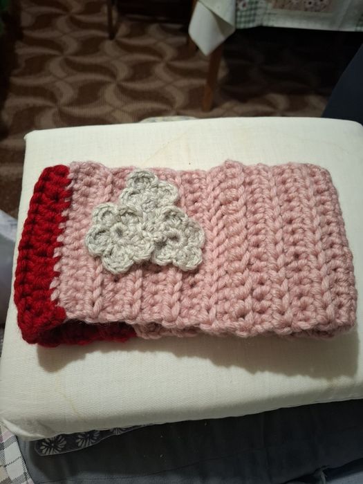 Шал или лента ръчно оплетени