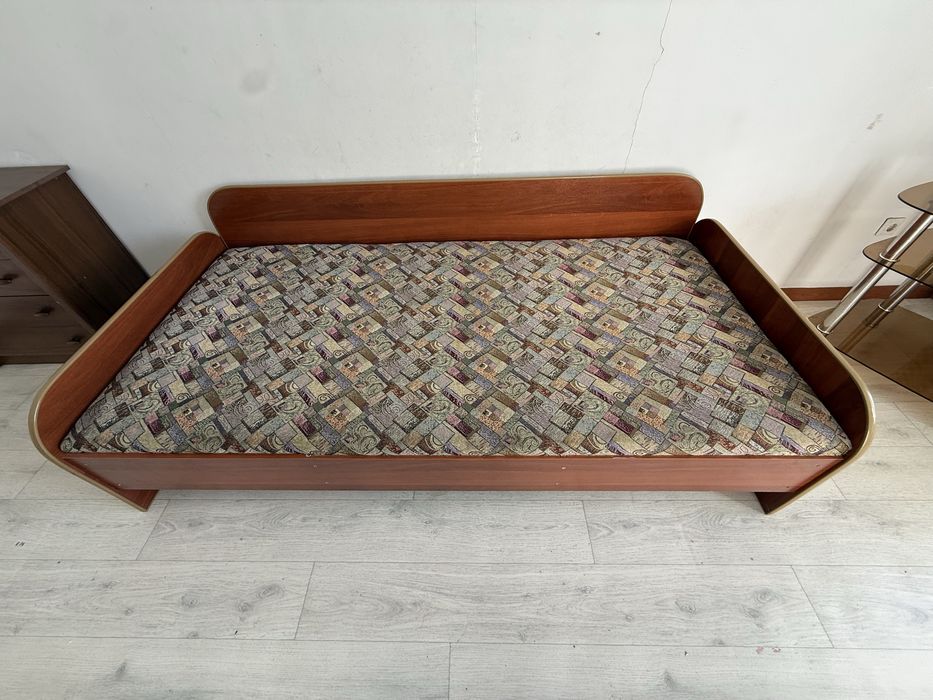 Диван в хорошем состоянии