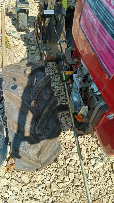 Траншеикопатель (бара) самоходная с акпп.