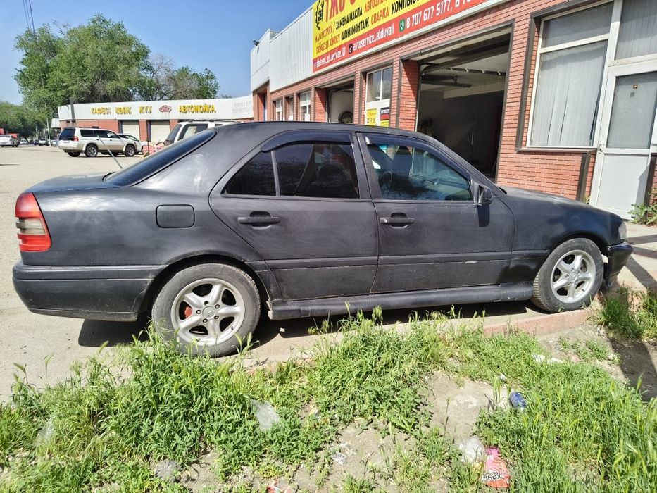 Продам Мерседес 202