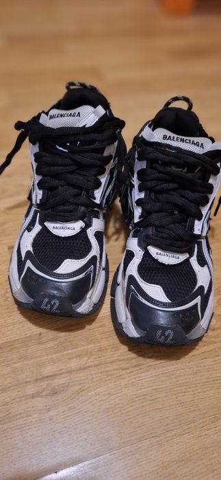 Balenciaga runner