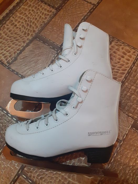 Продам коньки для девочки