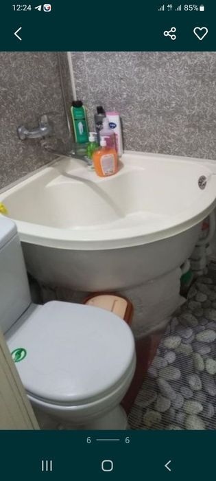 Продаётся 1 ком бывший обшежитья  4 этажный  дом 2 этаж