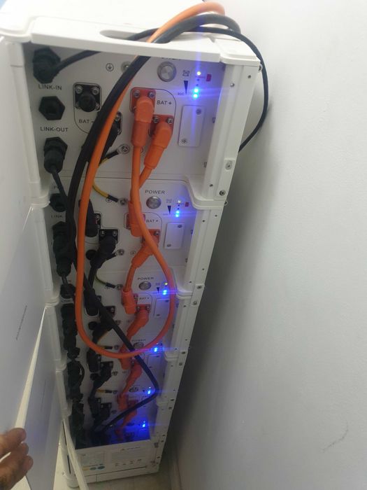 Sistem hibrid Growatt SPF 5000 ES 5kW + 15.36kWh baterii LiFePO