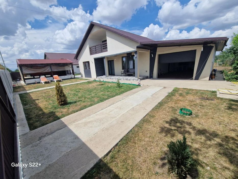 Casă de vânzare.