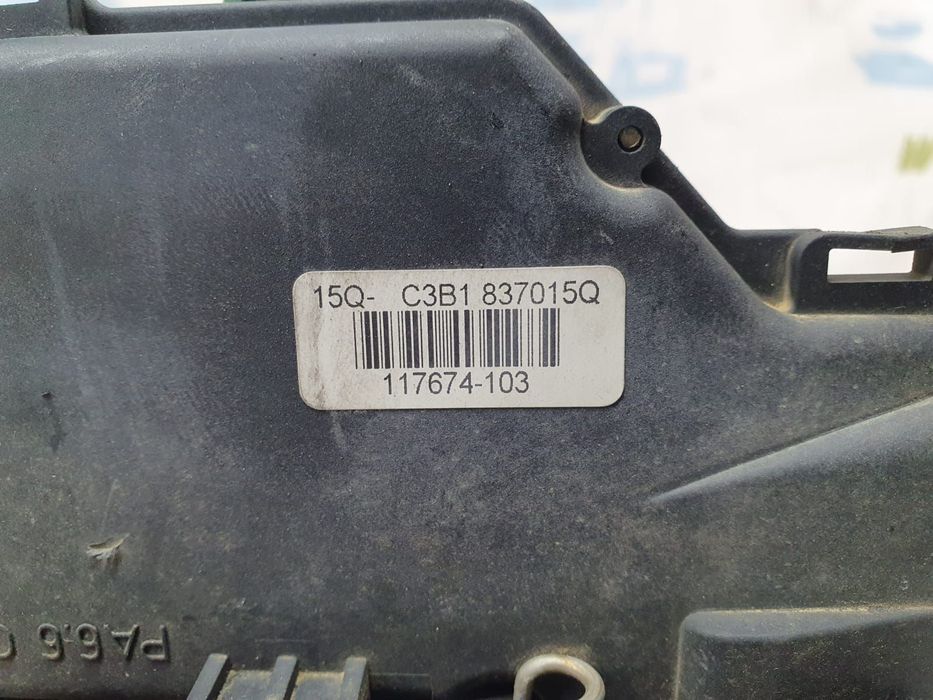 Broasca usa stanga fata C3b1837015q Volkswagen VW Passat B5.5 [faceli