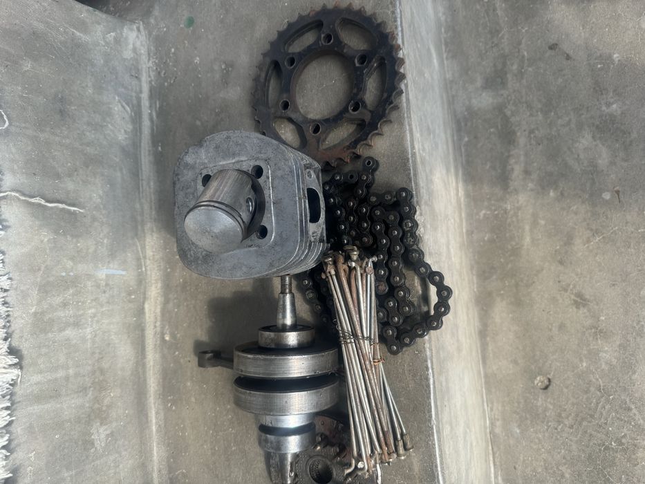 Piese mobra: lant, spite, ambelaj cu rulmenti , cilindru…