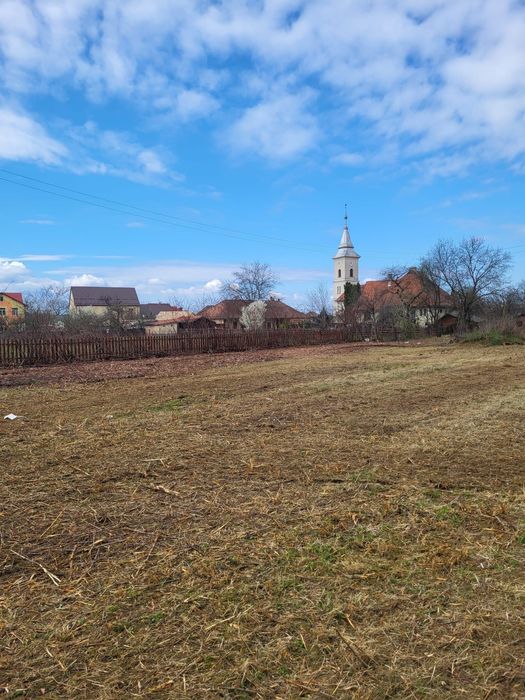 Teren de vânzare centrul orașului Tautii Magherausi