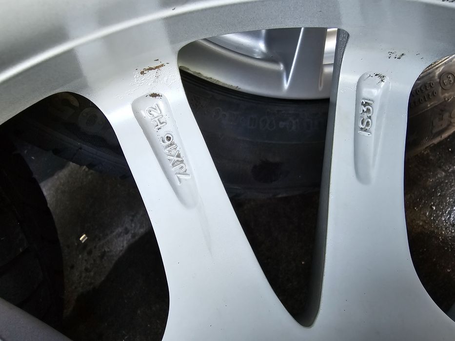 4 roți BMW 16 cu anvelope iarnă 205/60/16 si senzori bmw