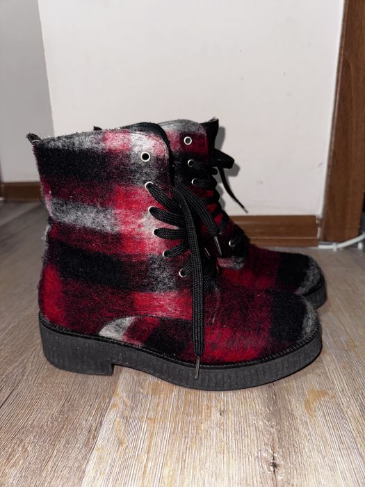 Красные ботинки в клетку 39р.