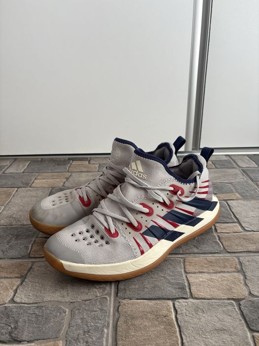 Adidas stabil in stare foarte buna.