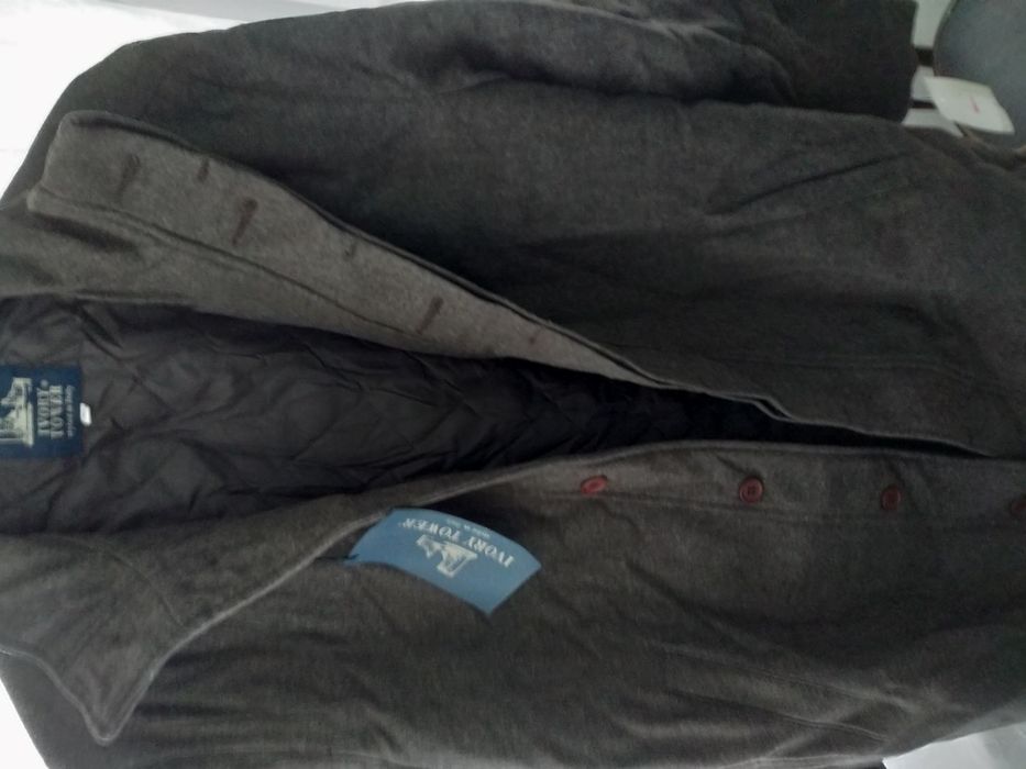 Vand pardesiu nou marimea M