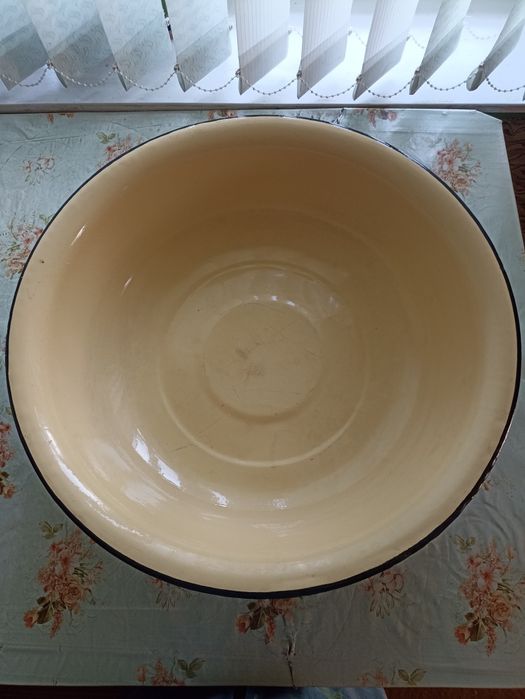 Продам таз эмалированный