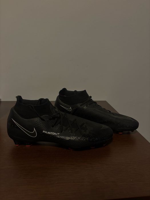 Ghete fotbal nike,marimea 45