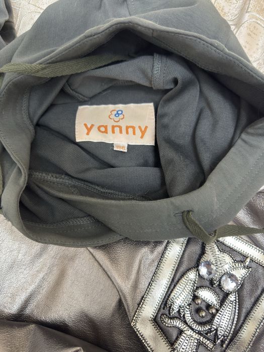 Продаю детский костюмчик