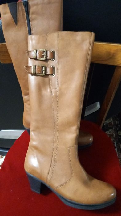 Продам Сапоги женские