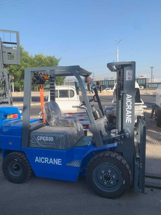 Кара (вилочный погрузчик) 3Тонны 4.5метра в наличии.