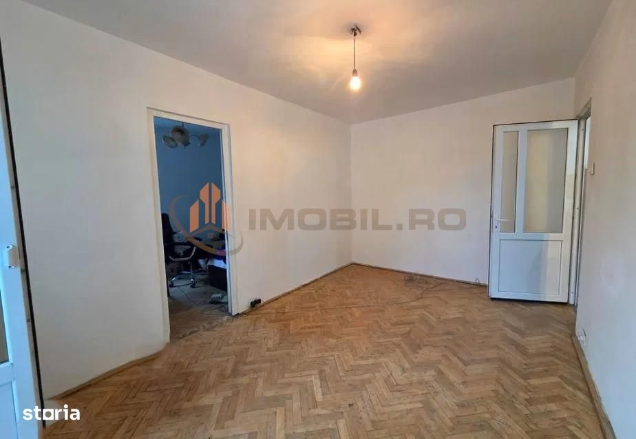 Apartament 3 camere zona Alexandru cel Bun