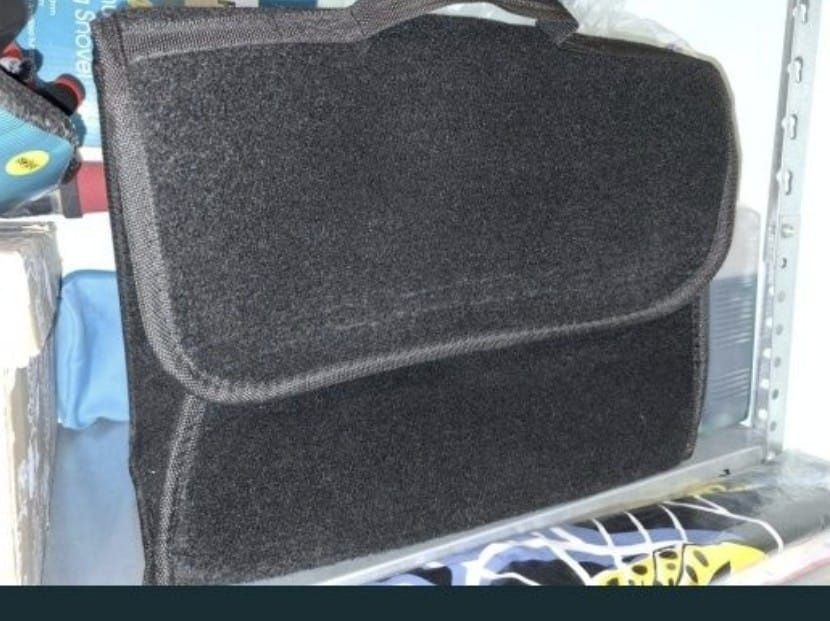 Vand mai multe accesorii auto