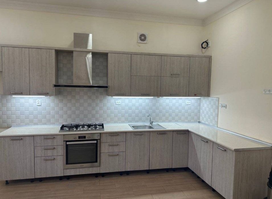 10 ком Юнсабоде пад офес и.л.д дома аренда