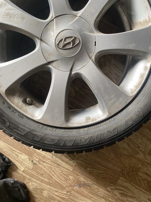 Продам комплект шины с титановыми дисками