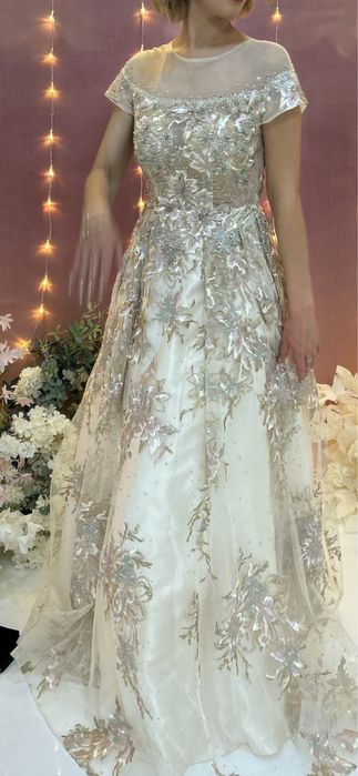 Вечернее платье