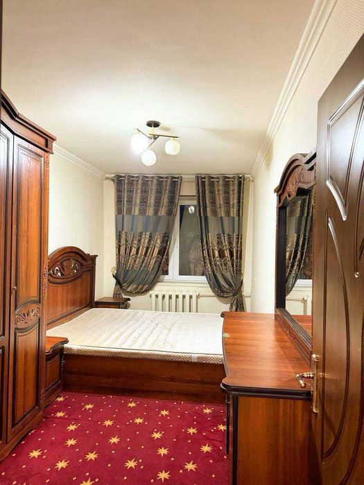 Бобур кучасида NEXT SUPERMARKETI рўпараси қизларга квартира без маклер