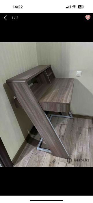 Продаеться писменый стол парта