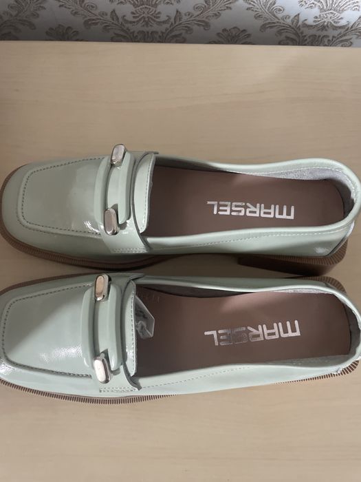 Продам женские туфли