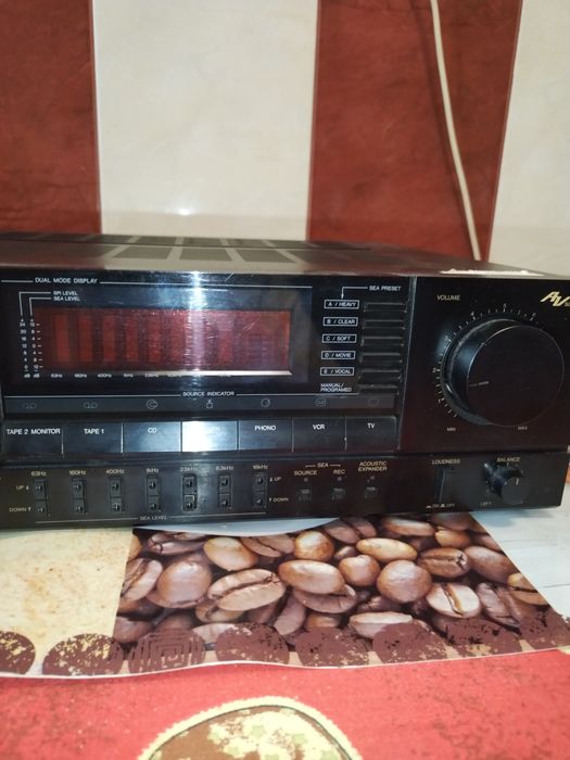 Vând amplificator JVC AX-R551