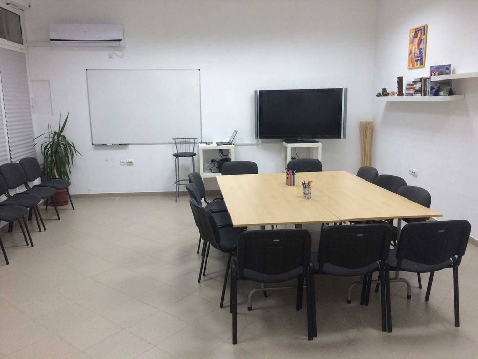 Зала под наем в широк център, 40 кв/м