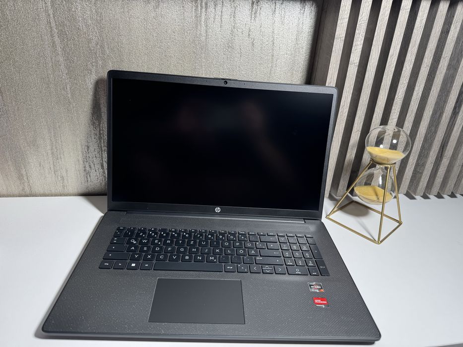 Laptop HP 17-CP3277NG 16GB,1TB SSD,Amd 7 NOU