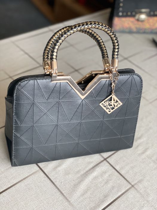 Дамски елегантни чанти