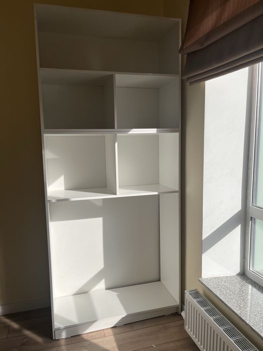 Стеллаж белый в отличном состоянии