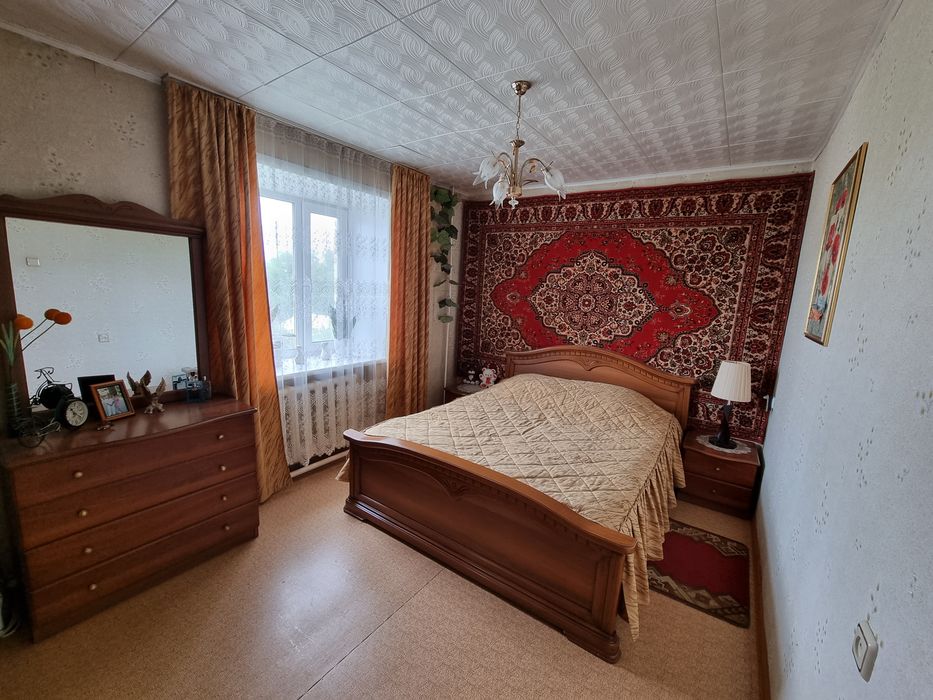 Продам дом с большим участком.